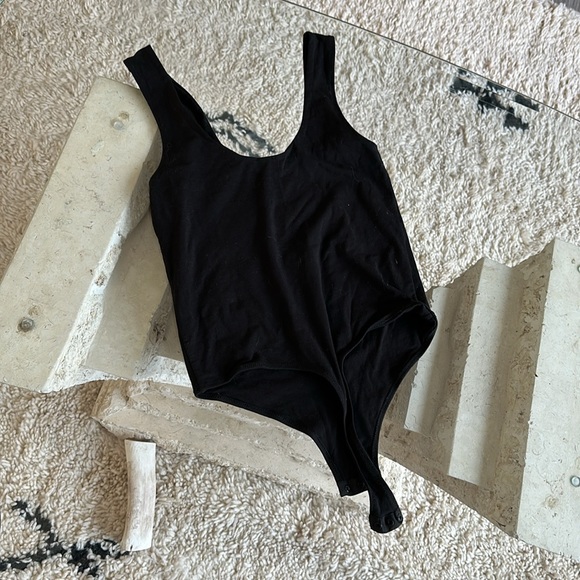 Skin organics black deep V bodysuit - Picture 4 of 4